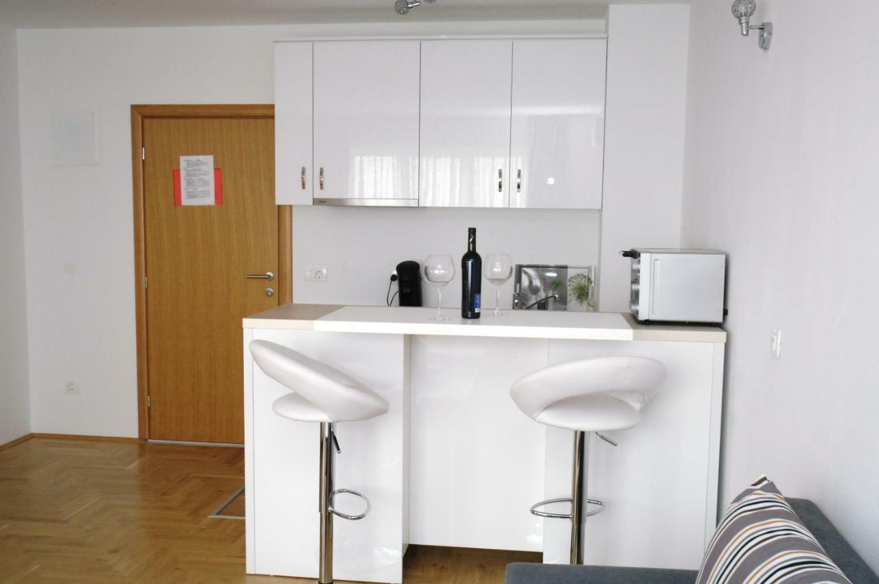 Haus Zora Ferienwohnung 7 Мошченице Экстерьер фото