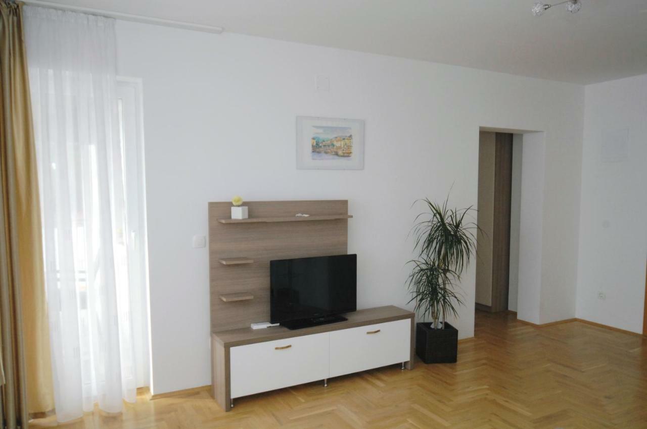 Haus Zora Ferienwohnung 7 Мошченице Экстерьер фото